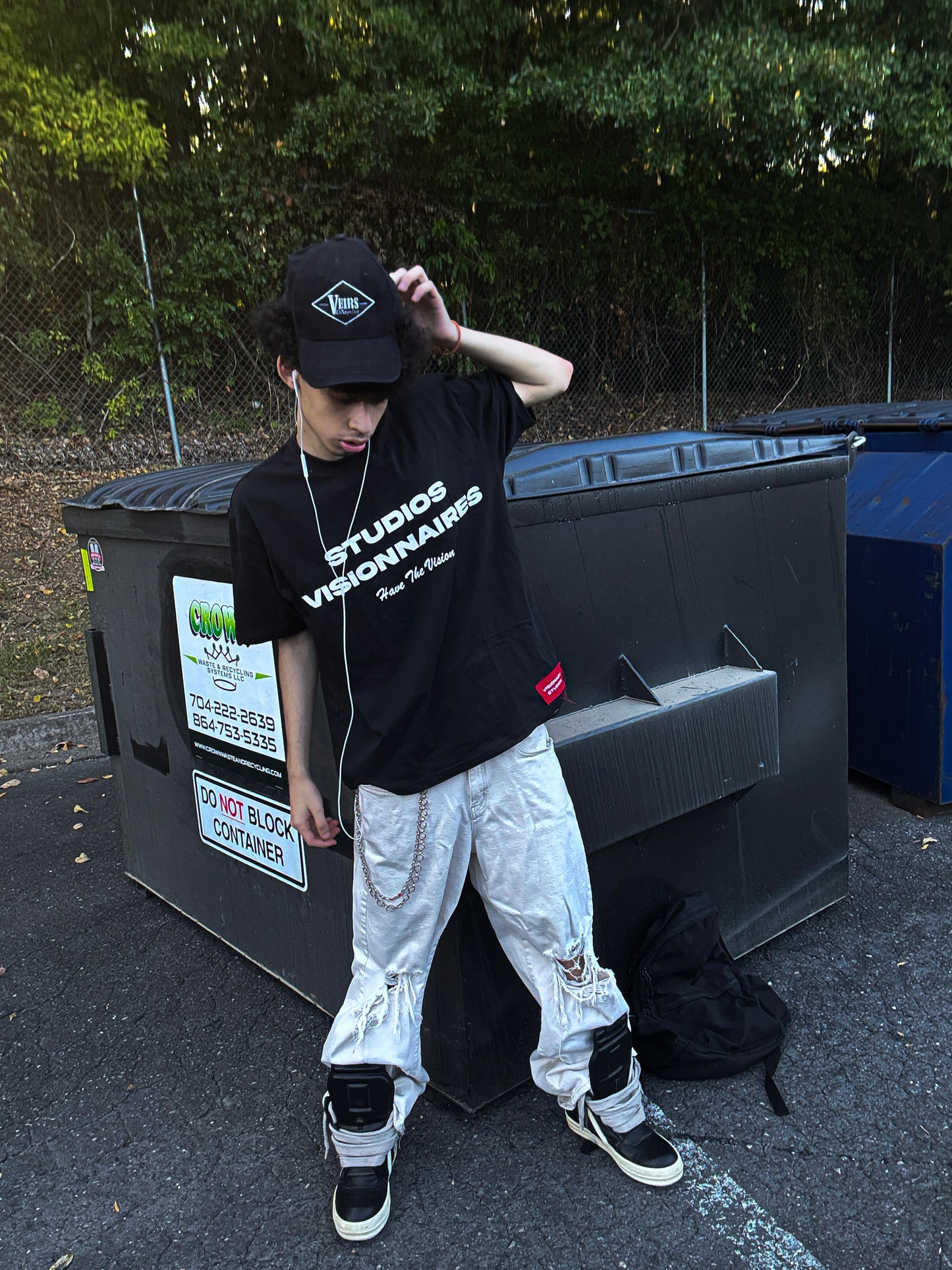 VISIONNAIRES TEE (BLACK)