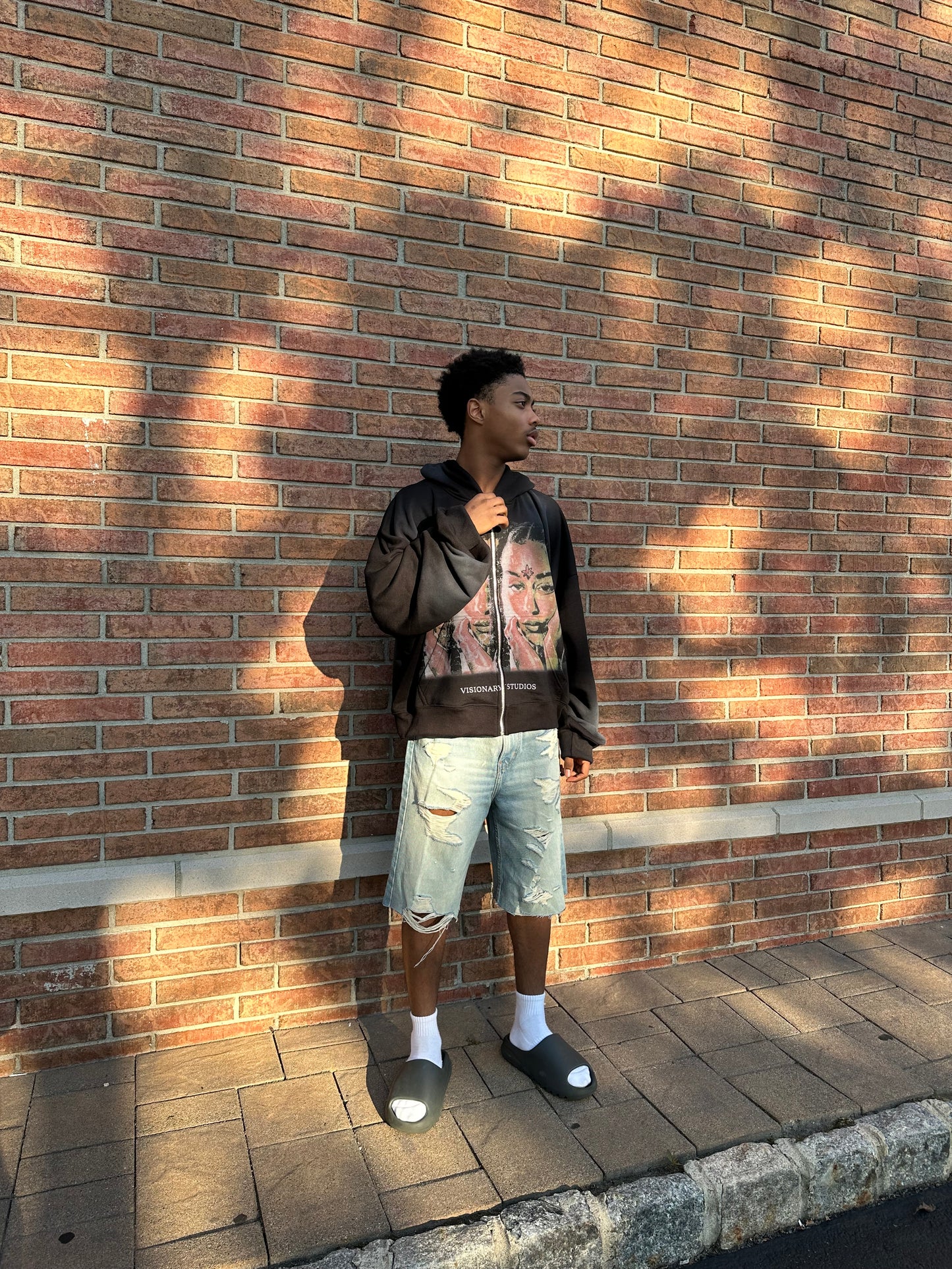 VISIONARY STUDIOS ZIP (BLACK)