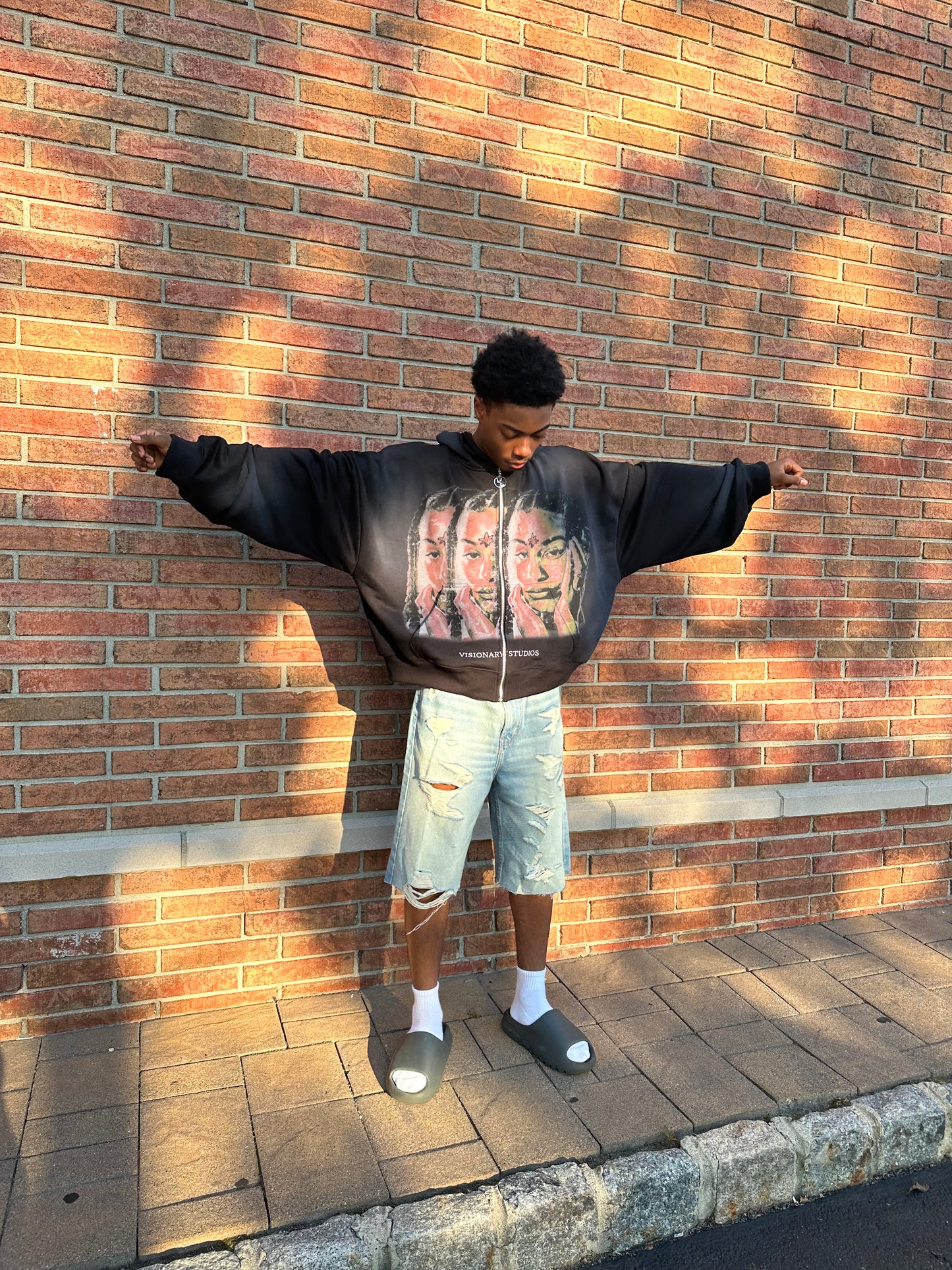 VISIONARY STUDIOS ZIP (BLACK)