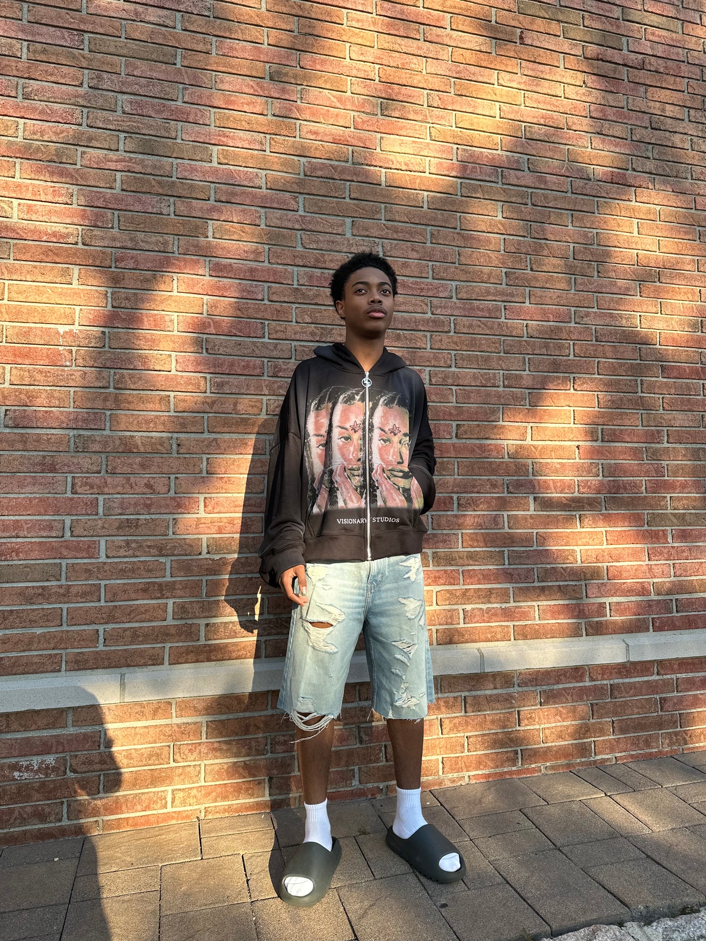 VISIONARY STUDIOS ZIP (BLACK)