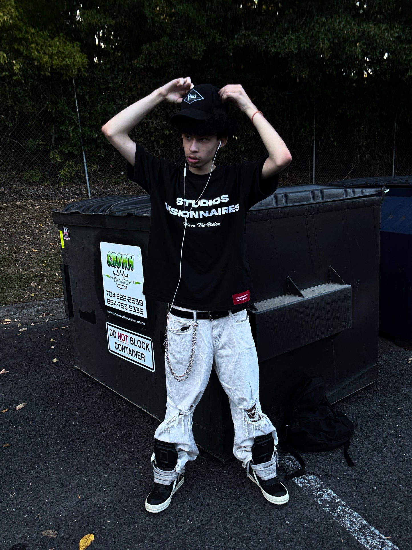 VISIONNAIRES TEE (BLACK)