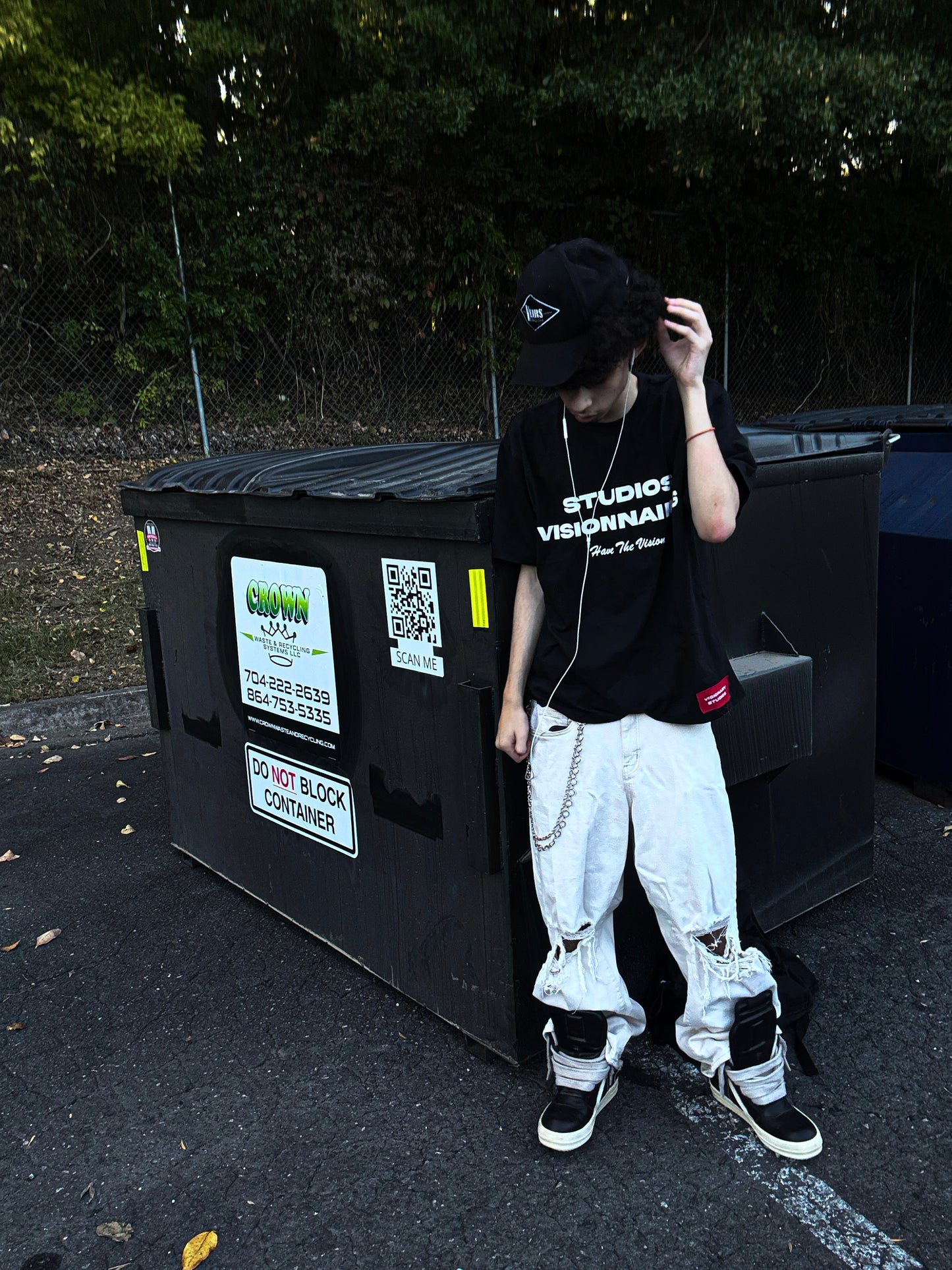 VISIONNAIRES TEE (BLACK)