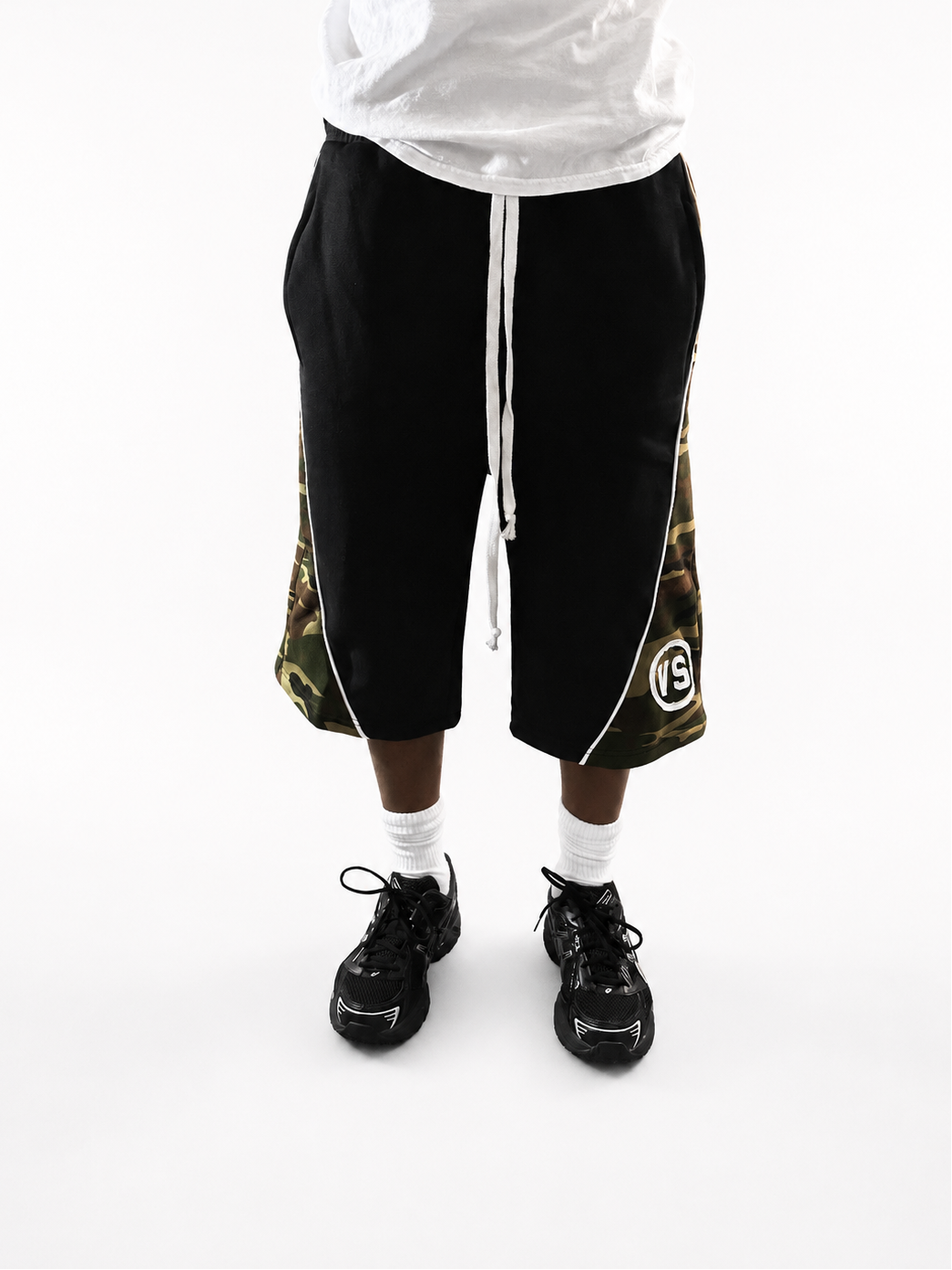 VS - BLACK CAMO SHORTS