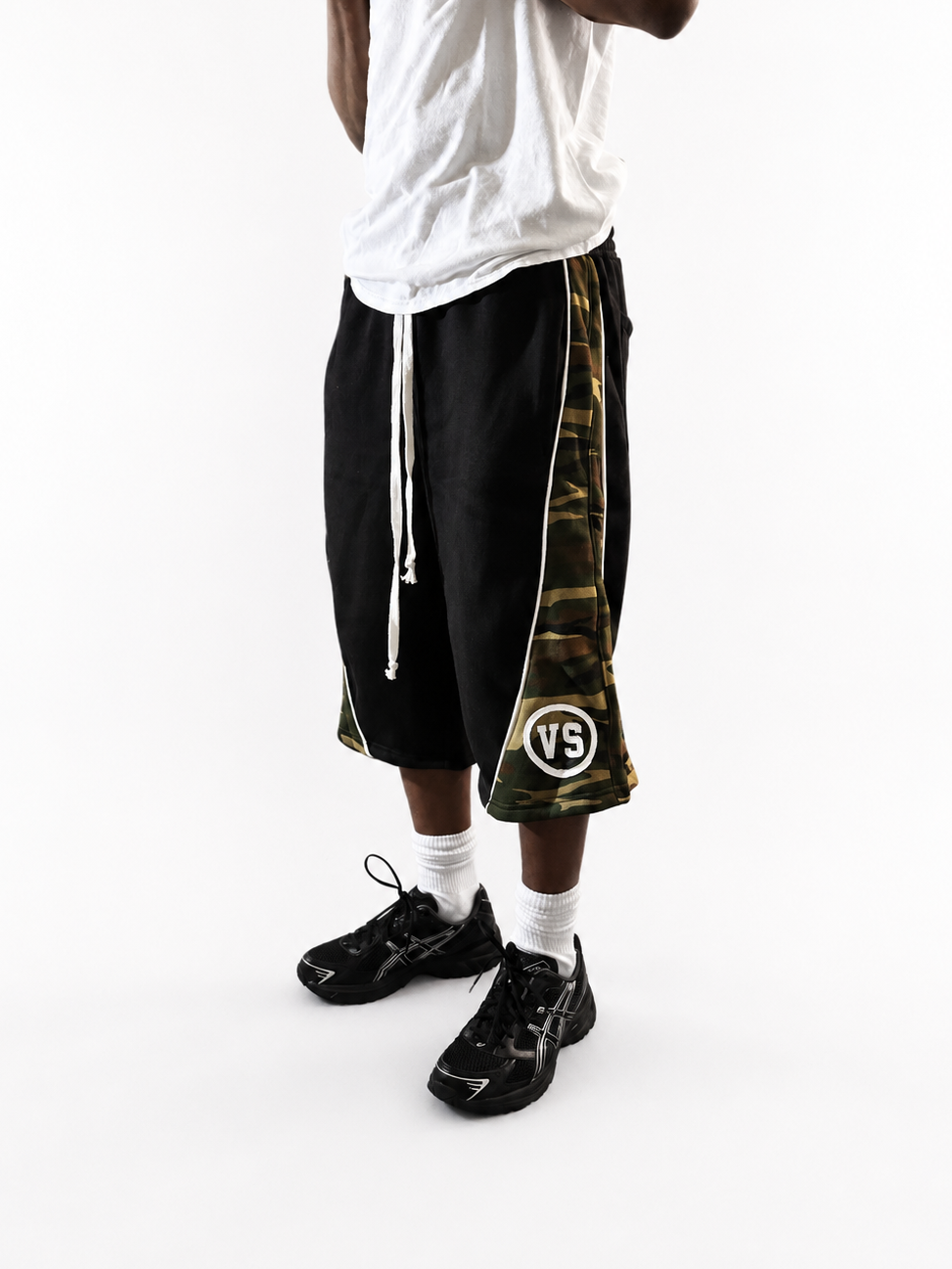 VS - BLACK CAMO SHORTS